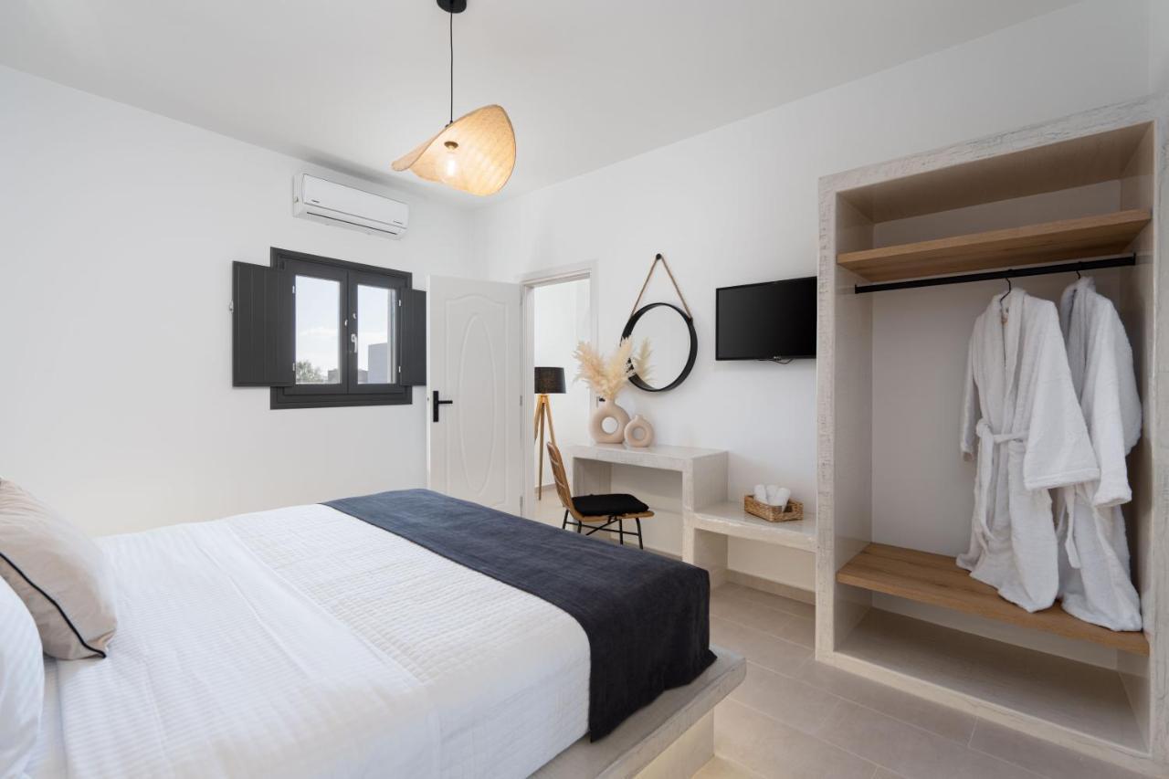 Almira Luxury Suites Perivolos  Extérieur photo