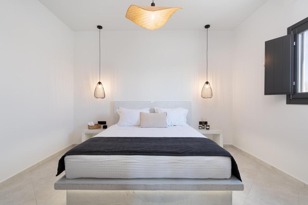 Almira Luxury Suites Perivolos  Extérieur photo