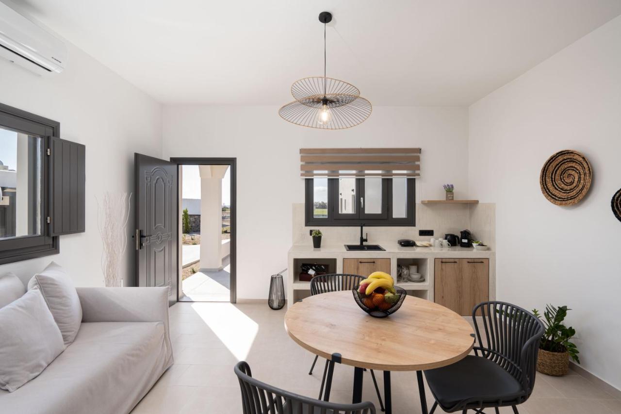 Almira Luxury Suites Perivolos  Extérieur photo