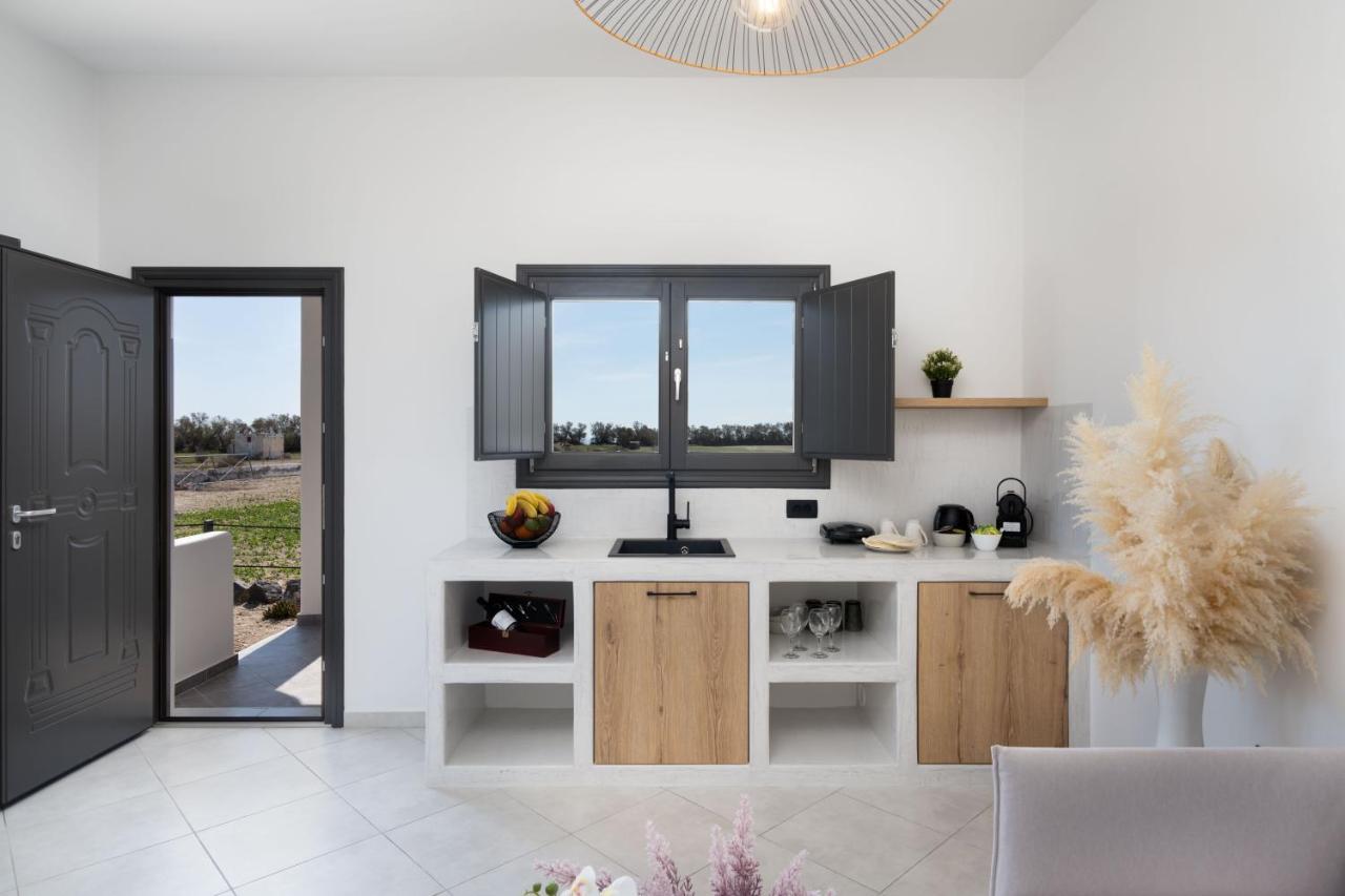 Almira Luxury Suites Perivolos  Extérieur photo