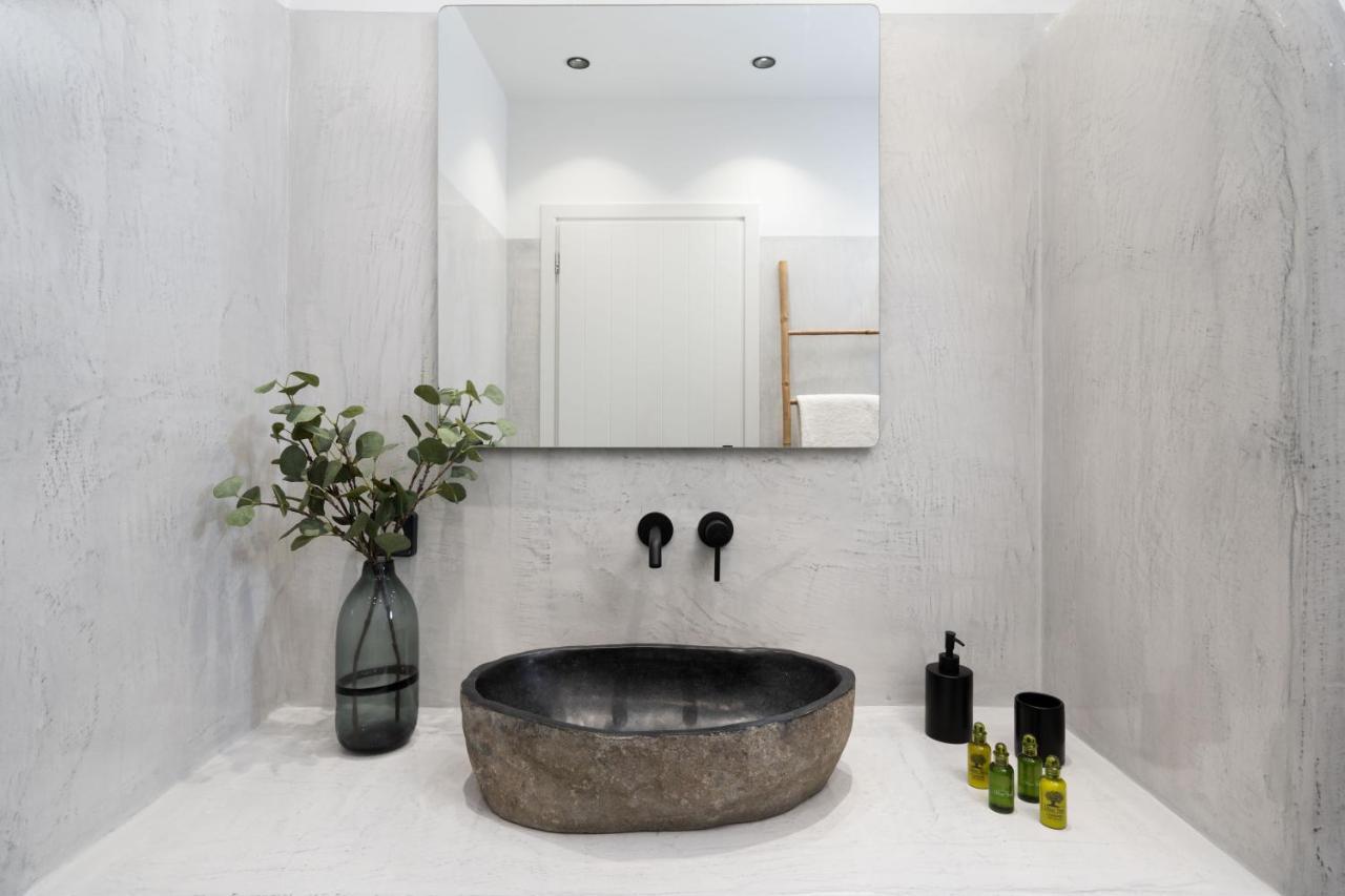 Almira Luxury Suites Perivolos  Extérieur photo