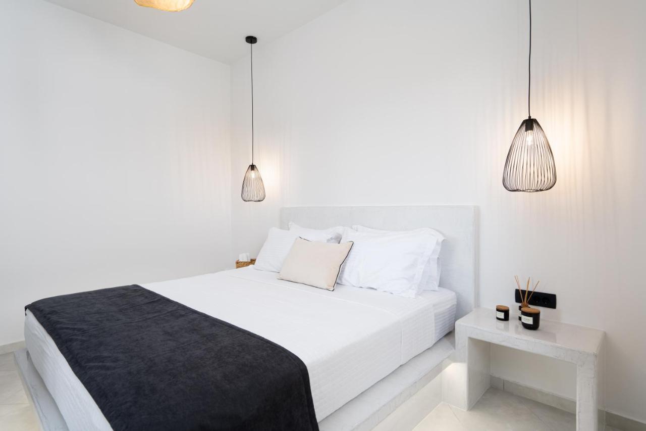 Almira Luxury Suites Perivolos  Extérieur photo