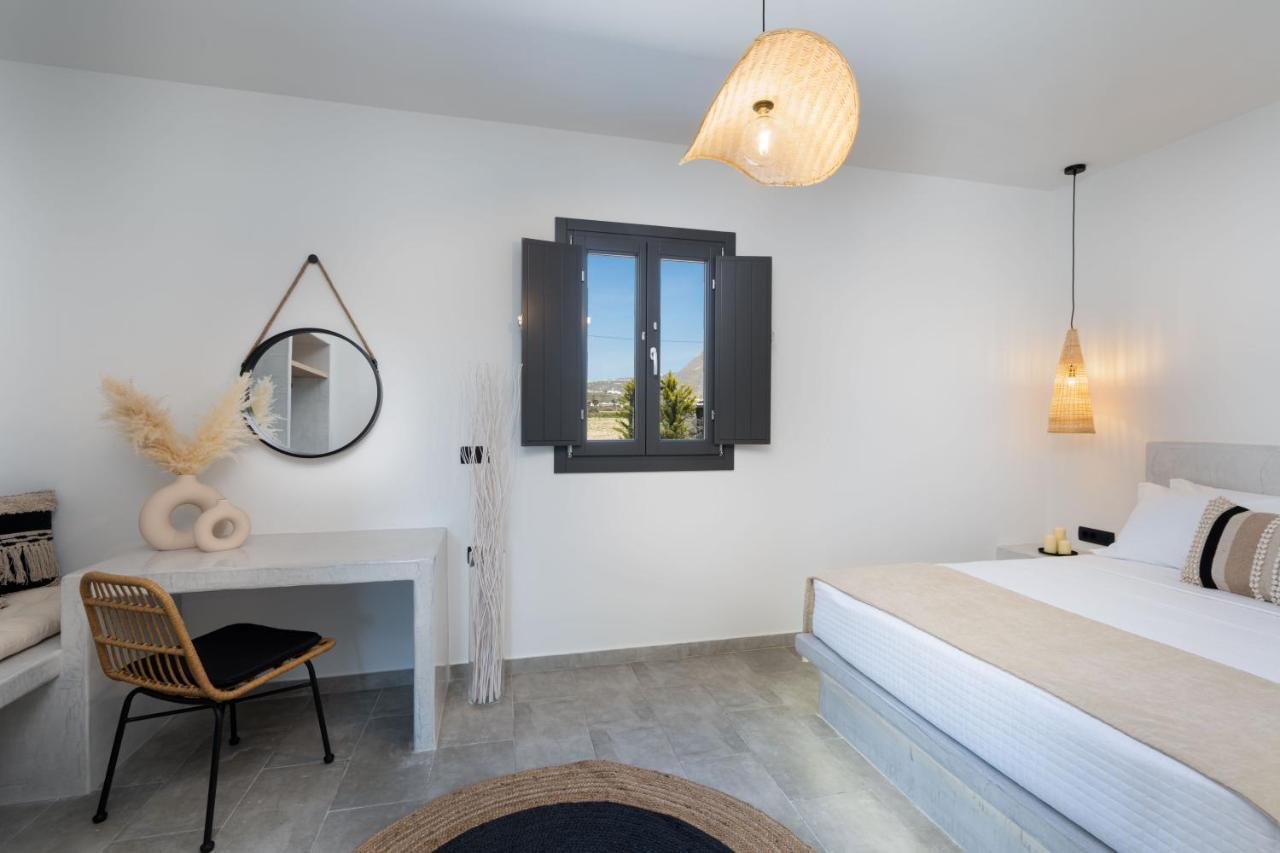 Almira Luxury Suites Perivolos  Extérieur photo