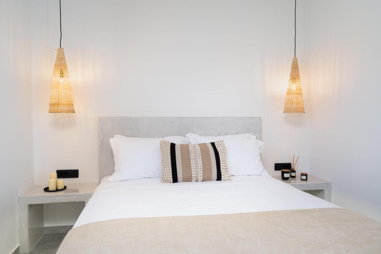 Almira Luxury Suites Perivolos  Extérieur photo