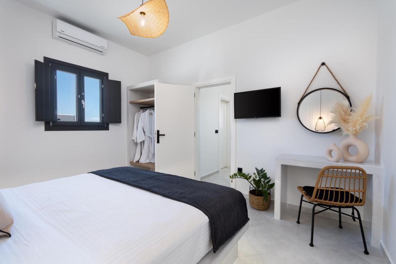 Almira Luxury Suites Perivolos  Extérieur photo